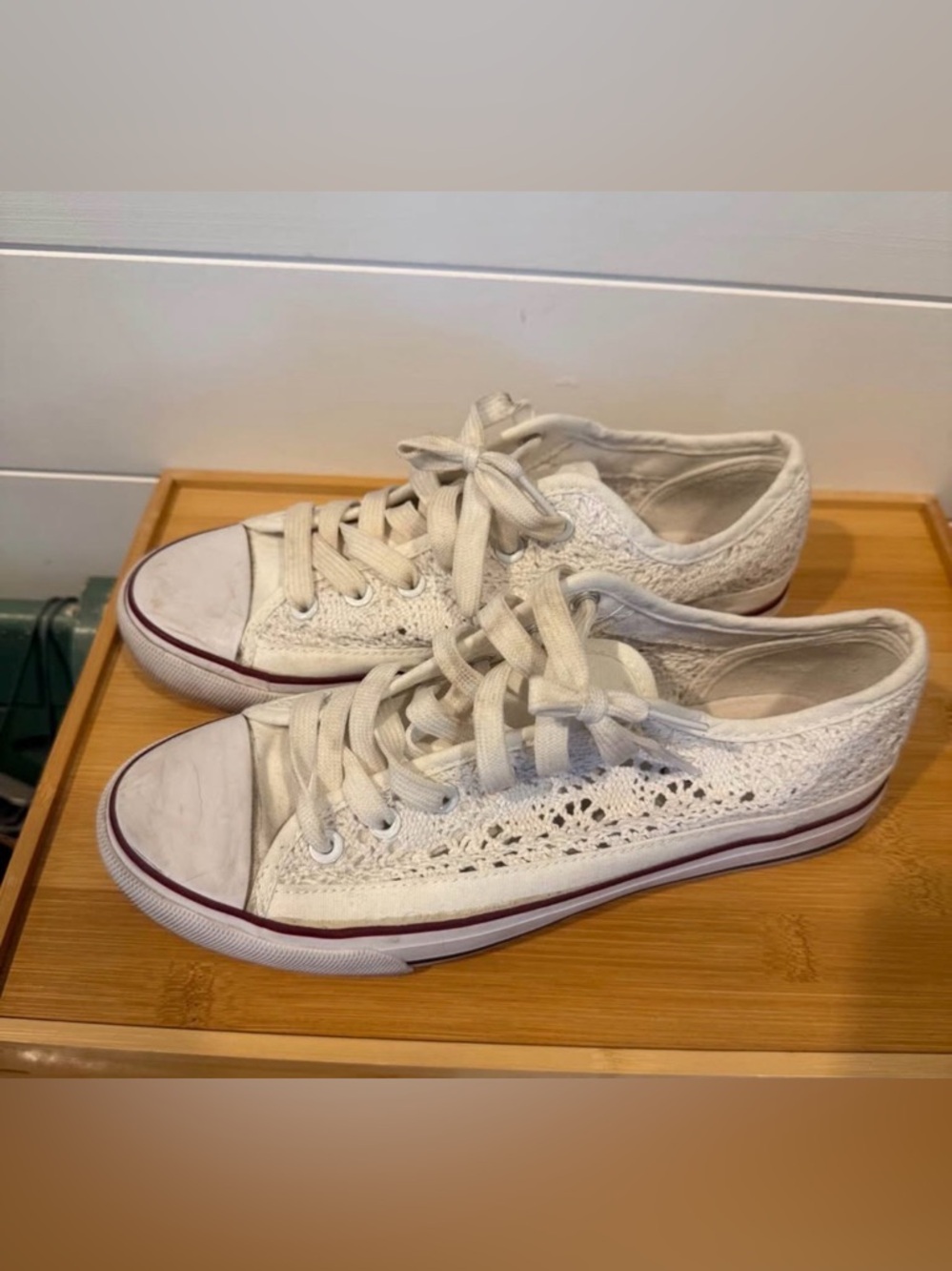 Casual Women's Cream Lace Canvas Sneakers